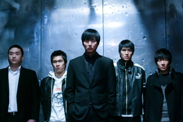 Review Film Public Enemy Returns